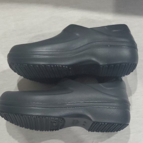 CROCS Neria Pro II Black Clogs - Picture 7 of 8